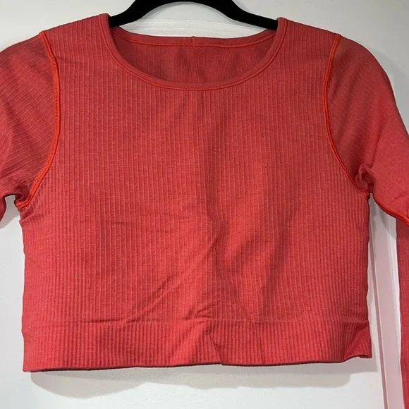 Lululemon cropped long sleeve - Picture 2 of 5